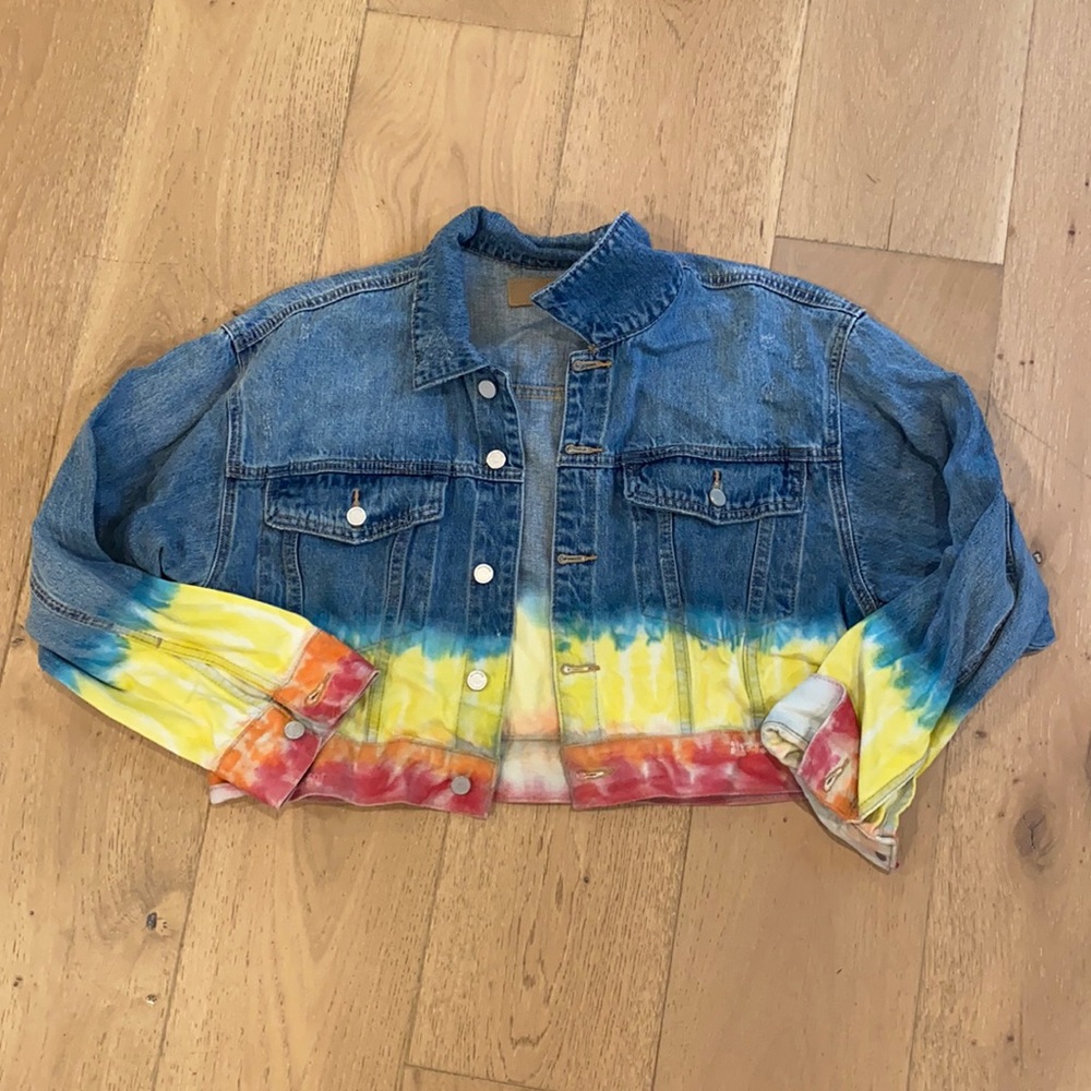 Woman’s Jean jacket size Large (BlankNYC) tide die